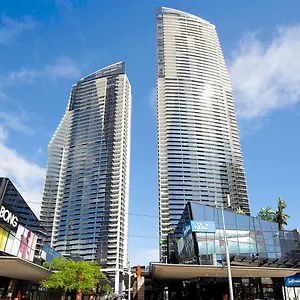 Apartment Circle On Cavill - Self Contained & Privately Managed - Wow